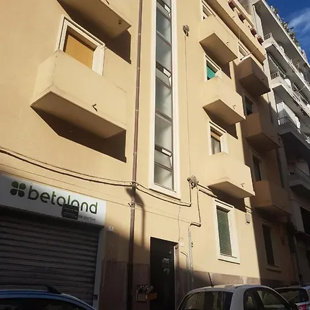 Alojamento de Acomodação e Pequeno-almoço Milhouse Cagliari